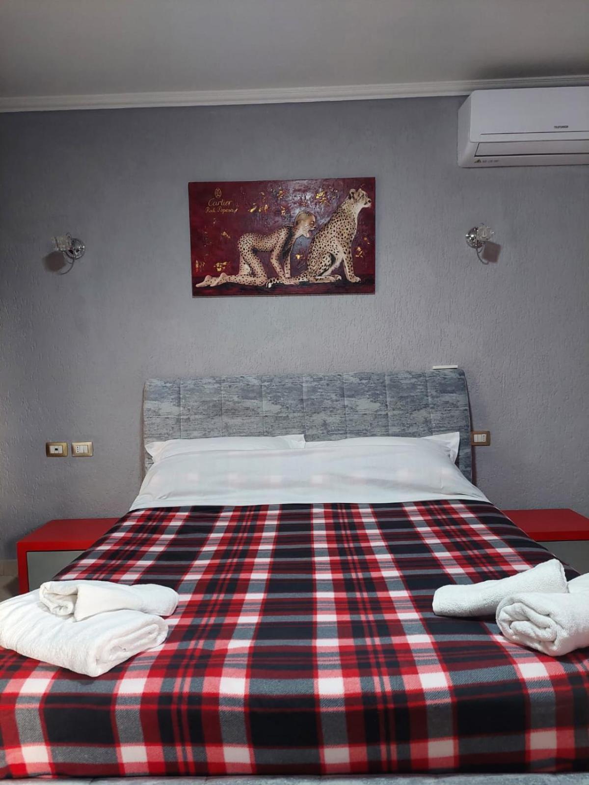 Gex Guest House Тирана Экстерьер фото