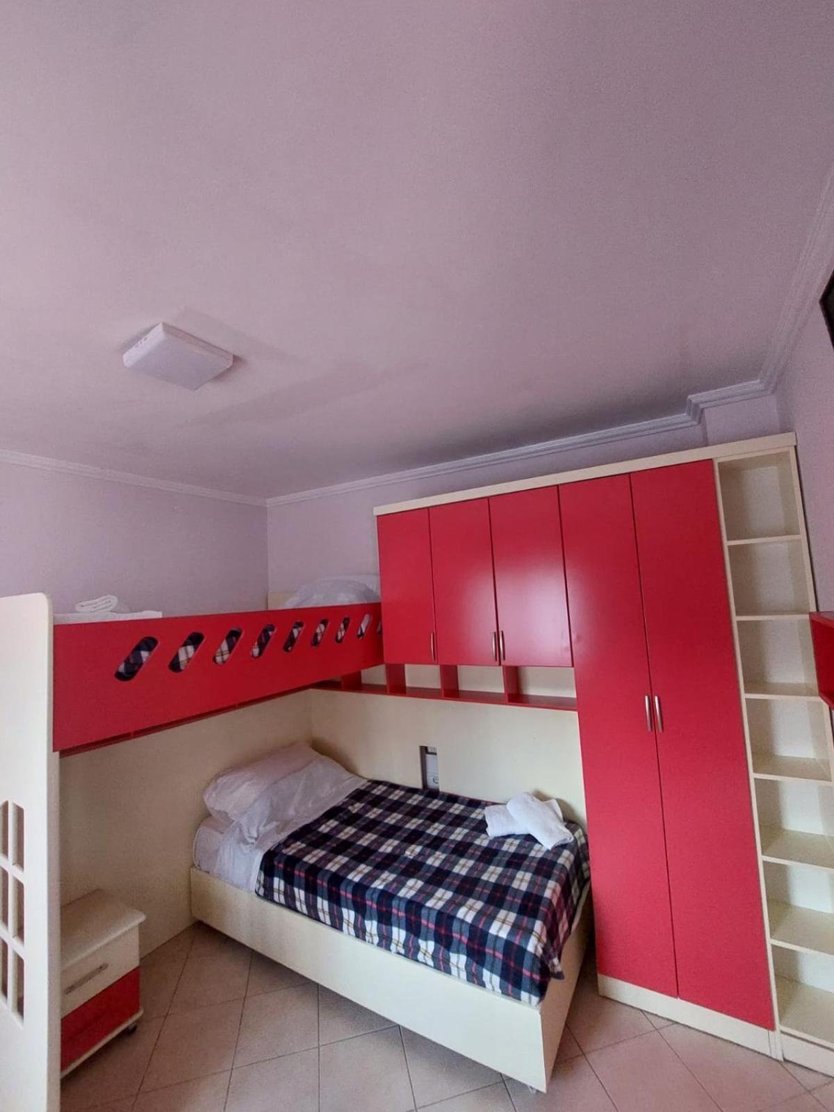 Gex Guest House Тирана Экстерьер фото