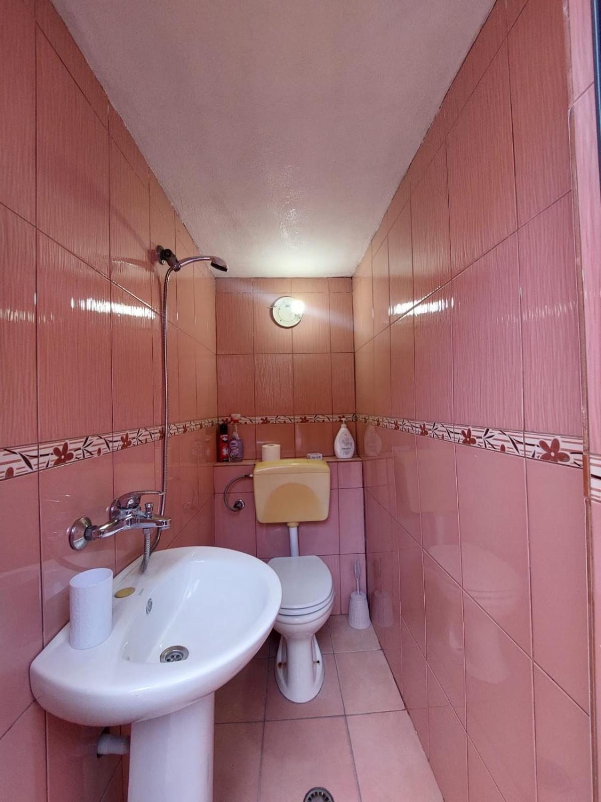 Gex Guest House Тирана Экстерьер фото