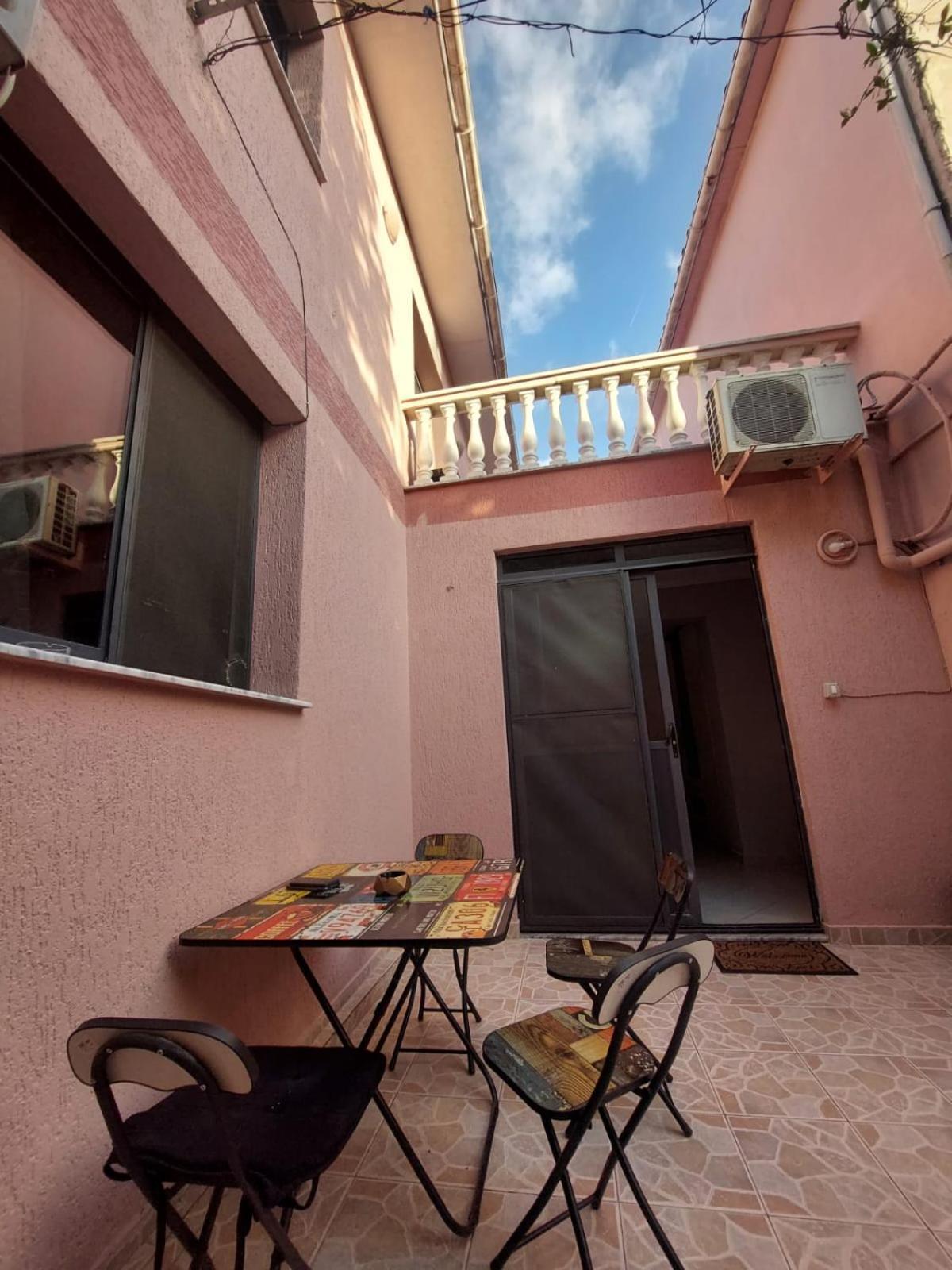 Gex Guest House Тирана Экстерьер фото