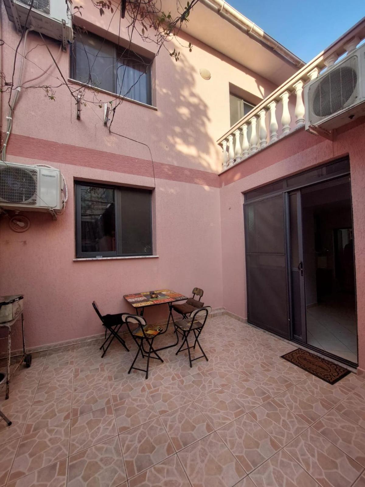 Gex Guest House Тирана Экстерьер фото